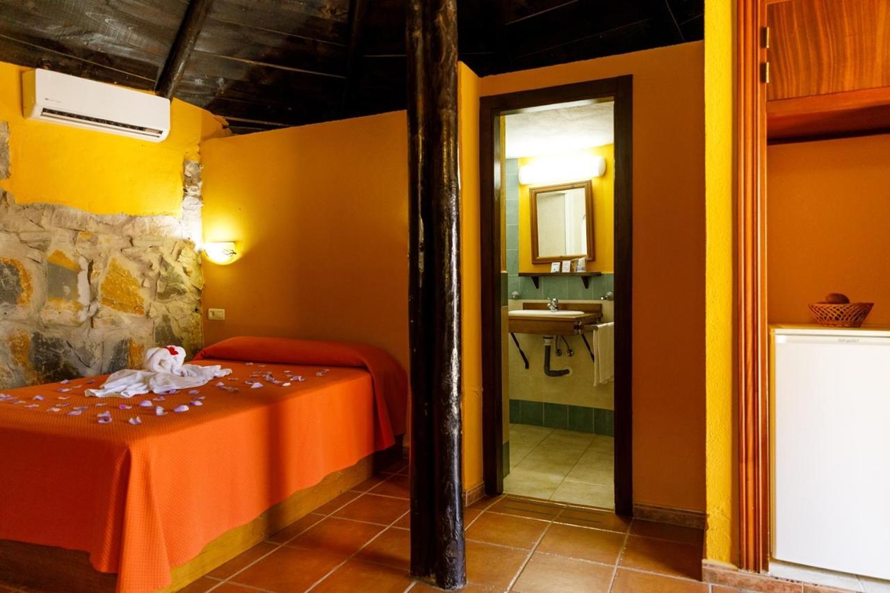 Hotel Selwo Lodge - Animal Park Tickets Included Estepona Bagian luar foto